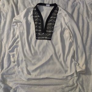 JUNAROSE Women's White V Neck Black Trim Tunic Top Size 20